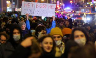 Психолог о подростках на проукраинских митингах: детьми легко манипулировать