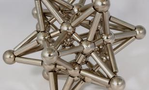 Учёные установили, что одинаково заряженные частицы могут притягиваться