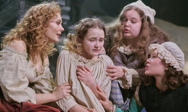 В Театре на Трубной прошла премьера "Салемских ведьм"