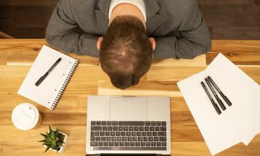 HR-эксперты отмечают сокращения среди "белых воротничков"