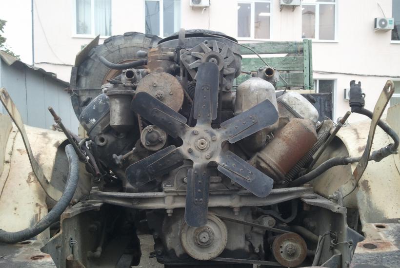 KrAZ-255 engine