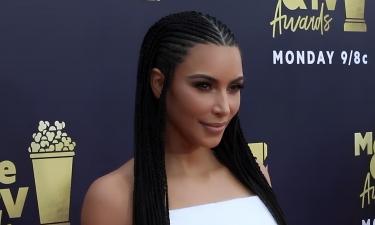 Роскошные подарки Ким Кардашьян: сколько стоили брендовые сумки на её день рождения