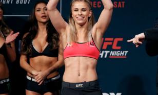 Звезда MMA Пейдж Ванзант опубликовала фото в платье с откровенным декольте
