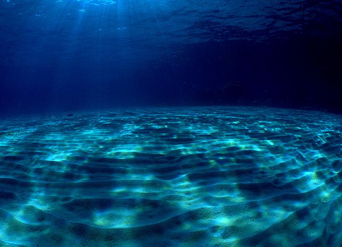 Новое открытие ученых переворачивает понимание организации воды