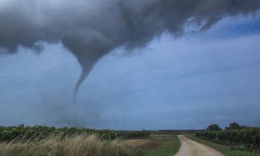 Глаз бури: тайна спокойствия в сердце самого разрушительного природного явления