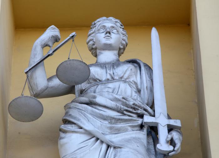 Суд рассмотрит иск Баханович к Беглову 8 февраля