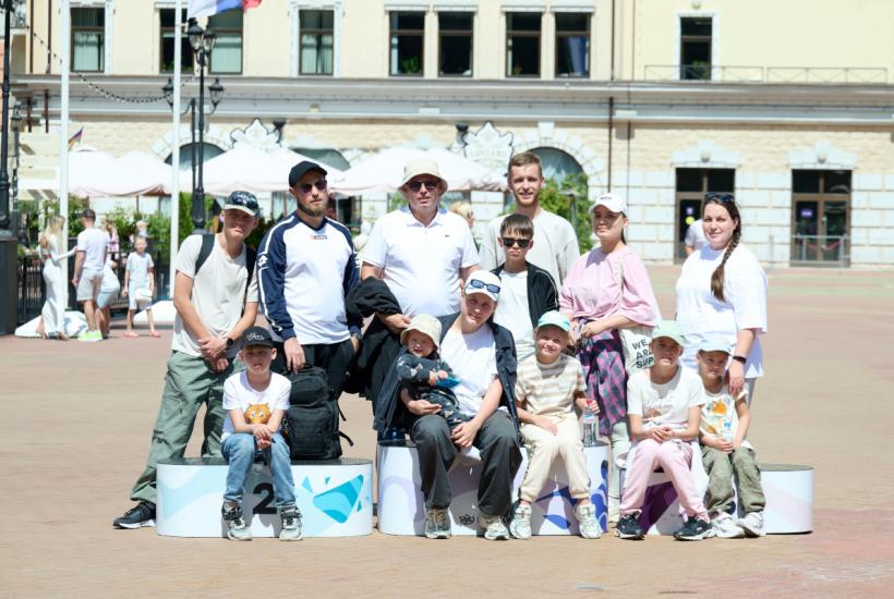 Многодетная семья Радионовых из Екатеринбурга провела летний отпуск на курорте Роза Хутор