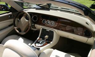 Эффективный лайфхак для автомобилистов: как обеспечить чистоту подстаканников