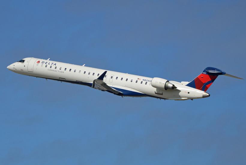 самолёт Bombardier CRJ-900, авиакомпания Delta Connection самолёт Bombardier CRJ-900, авиакомпания Delta Connection