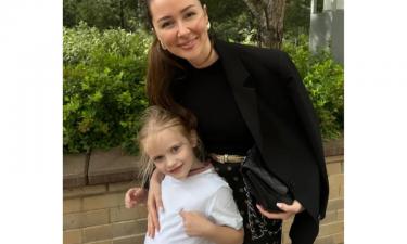 Анна Заворотнюк впервые показала лицо младшей сестры Милы: трогательное фото