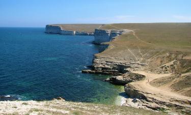 Крымский замок без стен: природа спрятала идеальное место для рыбалки и пикников в горах Алушты