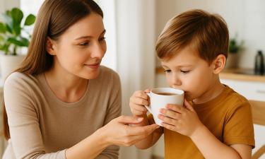 Не всё, что пьём сами, подходит детям: врач назвала безопасный возраст и важные правила употребления