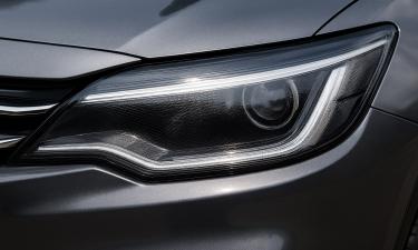 Зубная паста удаляет налёт с автомобильных фар