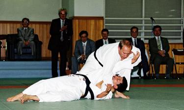 Премьера фильма, где Джуд Лоу сыграл молодого Путина — ожидания и реальность