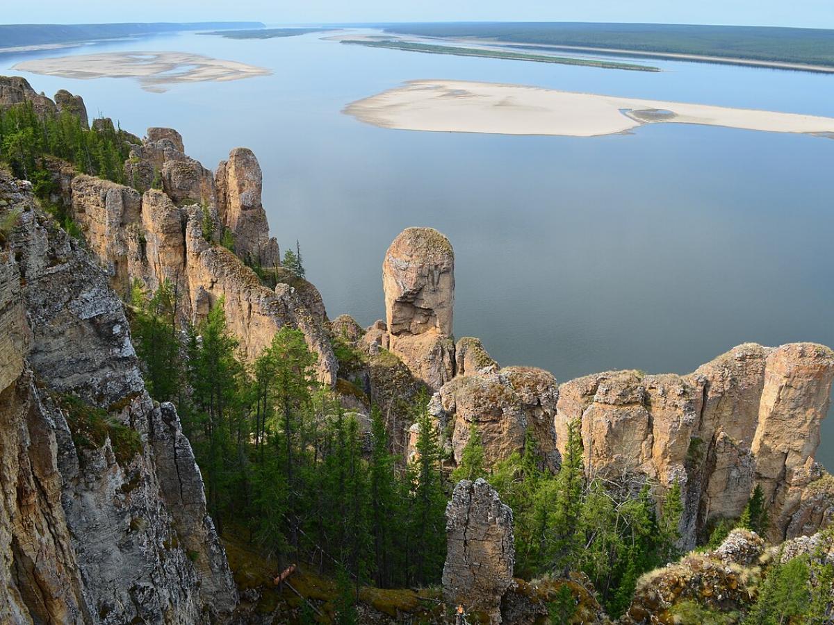 Батагайский кратер продолжает расти, поглощая новые участки земли  географы
