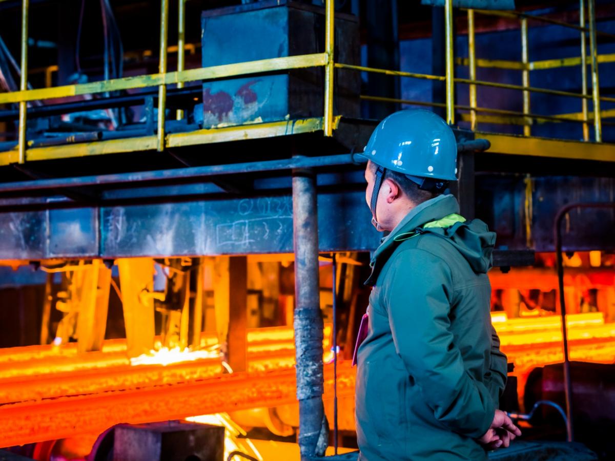 В России вырос спрос на работников ритейла и производства — РИА Новости