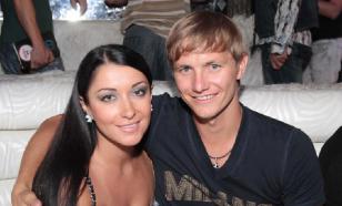 Футболист Павлюченко подарил жене автомобиль за 6,5 млн рублей