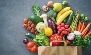 Диетолог РФ Мухина порекомендовала ограничить потребление фруктов и овощей в летний сезон до 600 гр в день