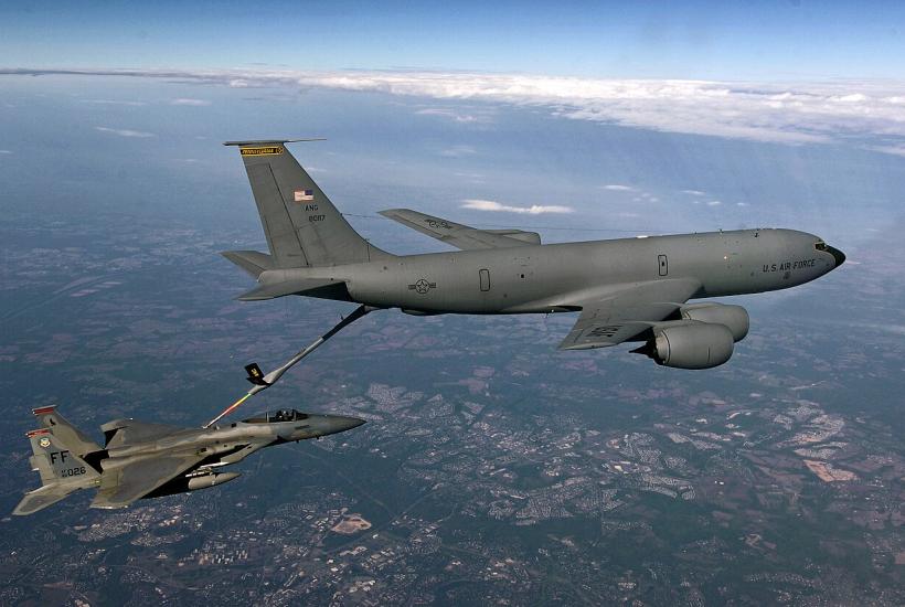 F-15 Eagle с самолетом-заправщиком KC-135 Stratotanker