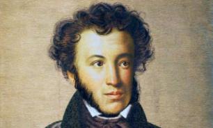 Пушкин умер на том самом диване, который стоит в музее Петербурга