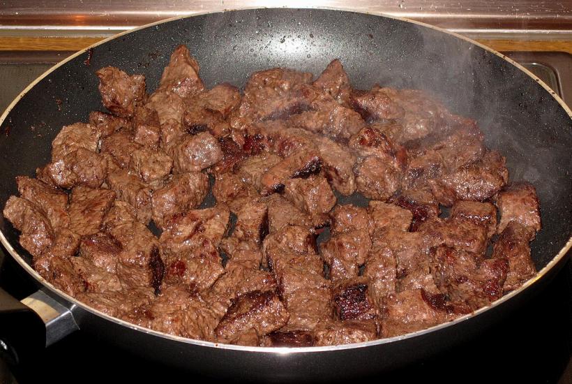 Зажарка из свинины с луком
