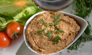 На праздничный стол — паштет, который не стыдно подать к игристому