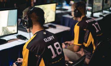 Киберспортсмены выходят из тени: Россия открыла школу, где будут тренировать победителей