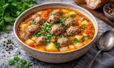 Суп, который всегда выйдет удачным: яркий вкус закладывается ещё до первой капли воды