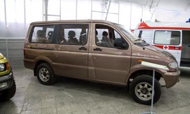 УАЗ разработал минивэн 3165 на базе 3160 в 1996 году