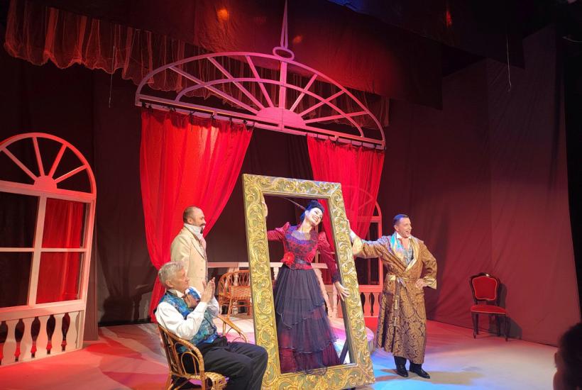 Сцена из спектакля Московского театра иллюзии (сцена на Перовской) Шутки в сторону