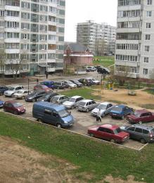 Автоэксперт Сажин нашел способ освободить дворы от машин