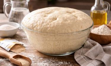 Воздушное тесто за час: вариант на воде спасает, когда времени и продуктов почти нет