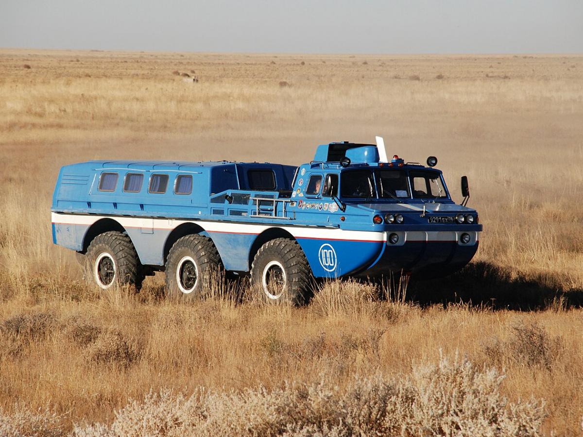 Синяя птица: как вездеход смог победить стихию и спасти космонавтов