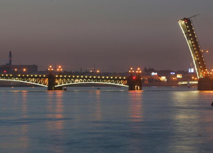 В Петербурге острый дефицит общественного транспорта