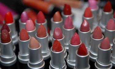 Подбор оттенков помады зависит от тона и подтона кожи — Hindustan Times