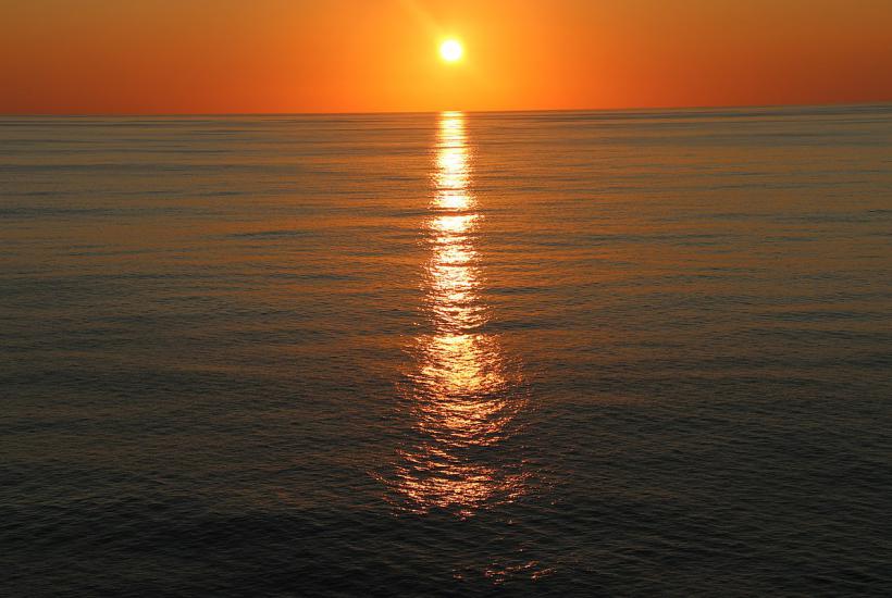 Море