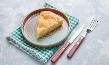 Приготовьте яблочный торт за 1 час 10 минут — с орехами, сливками и нежной глазурью