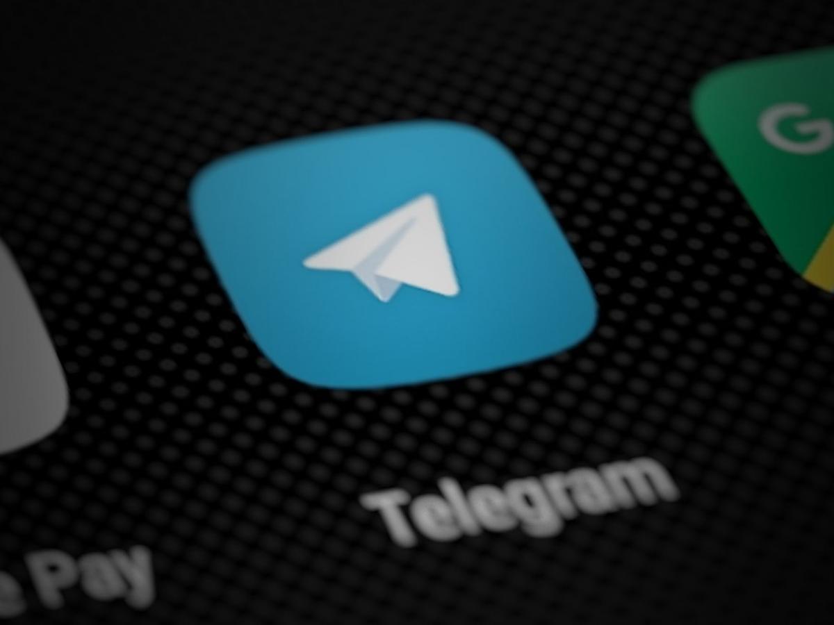 В Госдуме раскрыли возможную причину ограничений в мессенджерах Telegram и WhatsApp