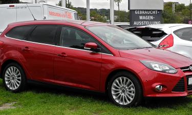 Красные машины реже покупают и быстрее сбрасывают в цене на вторичке — эксперт