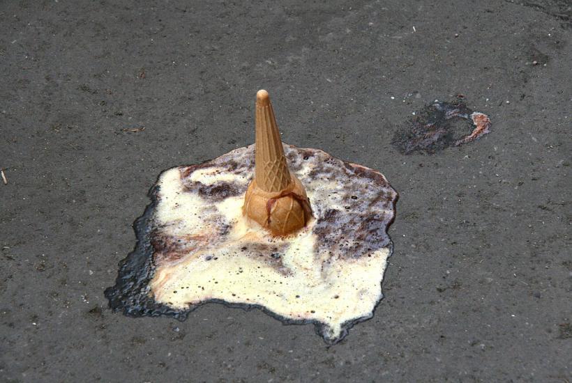 Упавшее мороженое