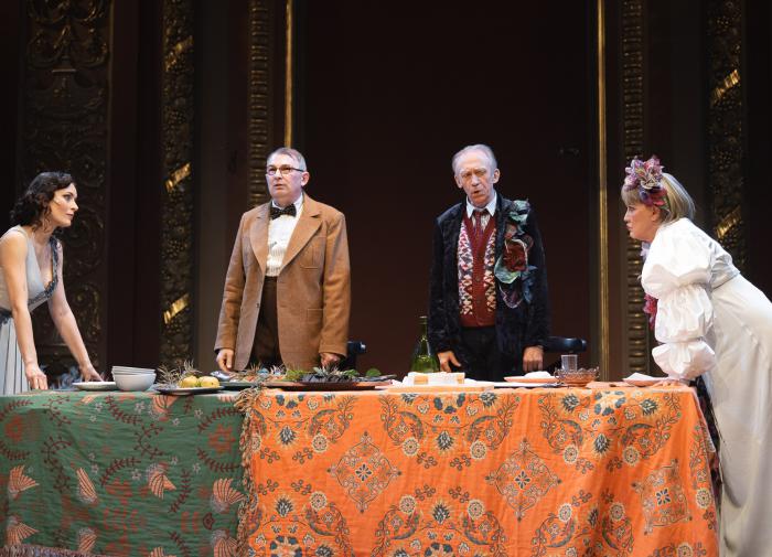 В Театре на Трубной покажут спектакль "Семейный шкаф и его обитатели"