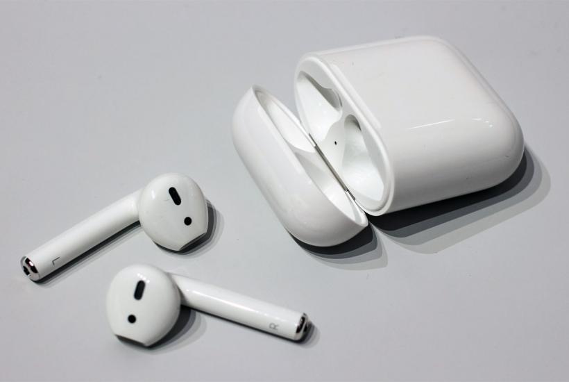 Наушники AirPods
