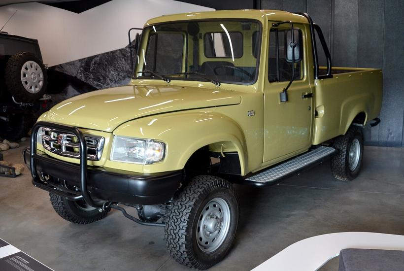 Мелкосерийный пикап ГАЗ-2308 Атаман в заводском музее