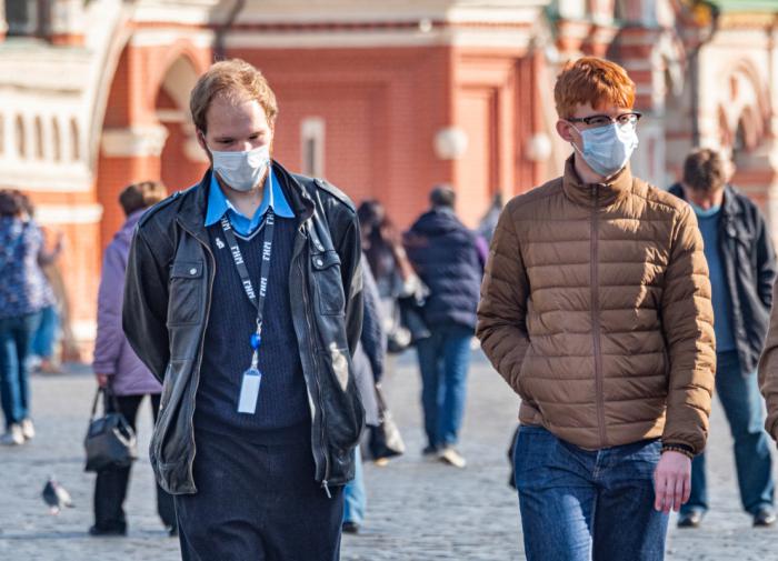 Людей могут специально заражать COVID-19 для борьбы с заболеванием