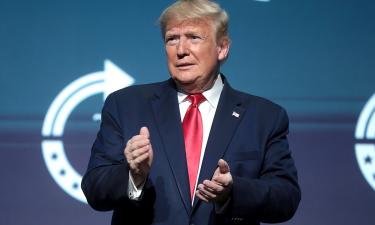 Зеленский загнан в угол: Трамп меняет правила игры с Украиной