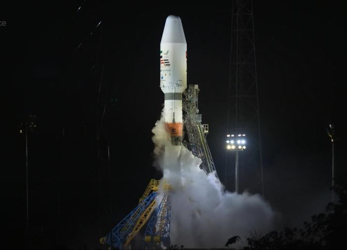 Российская ракета со спутником ОАЭ запущена с космодрома Куру