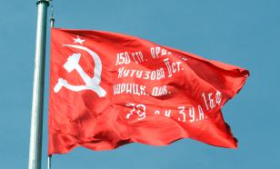 Над "Азовсталью" подняли Красный флаг СССР