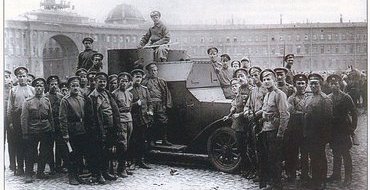 Эксперт: Октябрьская революция показала Западу новые пути развития