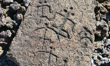 Associated Press: древние петроглифы на Оаху символизируют движение солнца