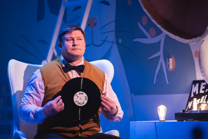 Сцена из спектакля Театра на Трубной Час тишины